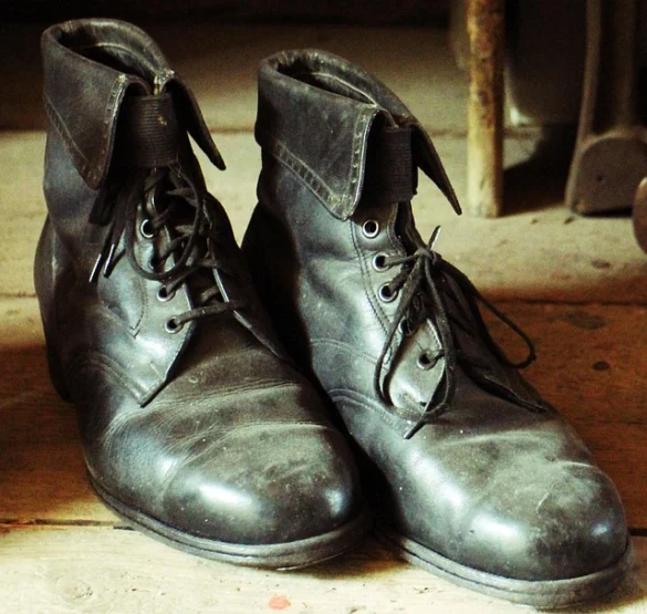 Soñar con zapatos rotos Soñar con zapatos rotos